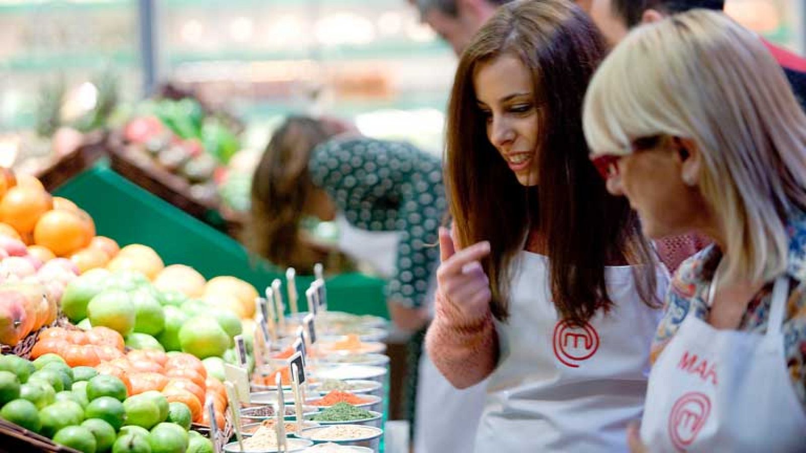 MasterChef - Sorpresas y asombro de los concursantes en la entrada al plató