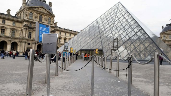 Informativo 24h - El Louvre cierra por la protesta de los vigilantes ante el acoso de carteristas