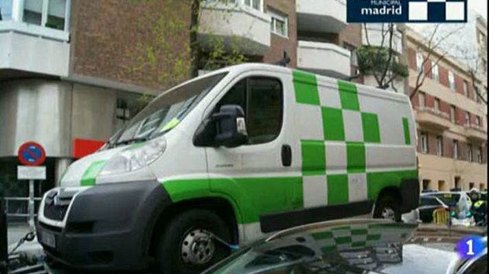 Telediario 1 - Delincuentes que se hacían pasar por funcionarios para robar ropa donada