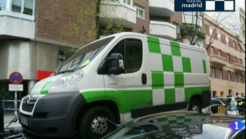 Delincuentes que se hacían pasar por funcionarios para robar ropa donada | Ver