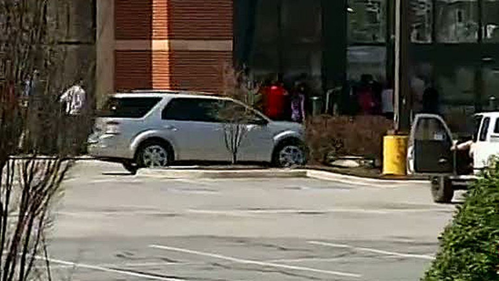 Heridas dos mujeres en un tiroteo en un centro universitario de Virginia - Informativo 24h | Ver