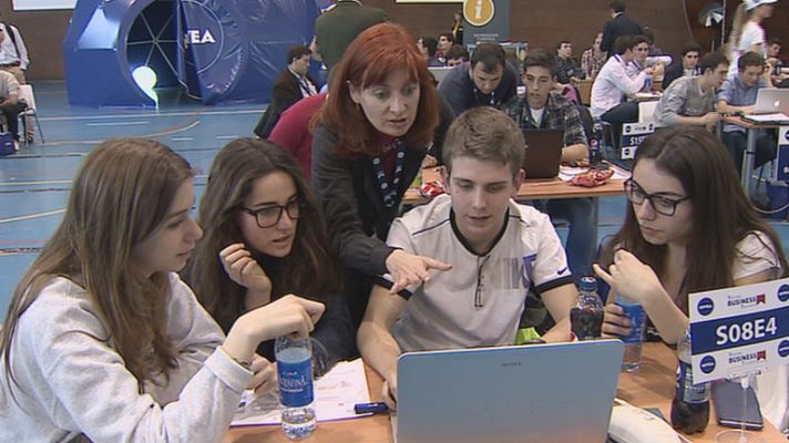 Telediario 1 - Jóvenes buscan su talento como empresarios virtuales