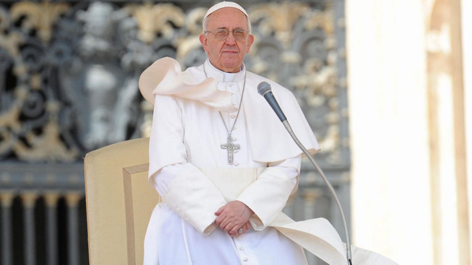 El papa nombra un consejo consultivo para que le aconsejen y revisen la Curia - Informativo 24h | Ver