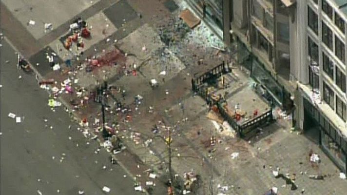Telediario 1 - Dos explosiones en la maratón de Boston dejan numerosos heridos