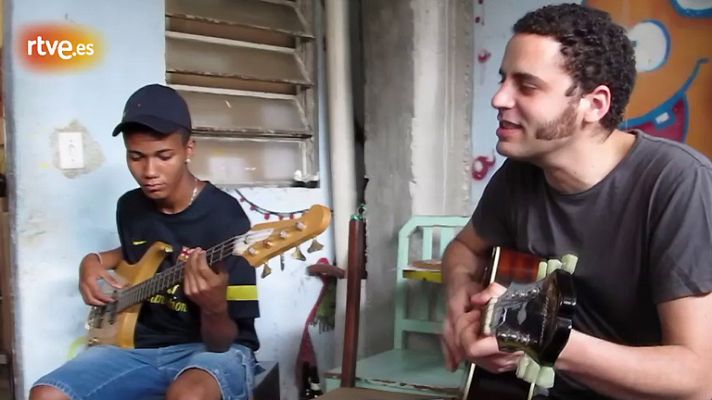 Zona Extra (Vídeo) - Depedro y Radio 3 en Leaozinho