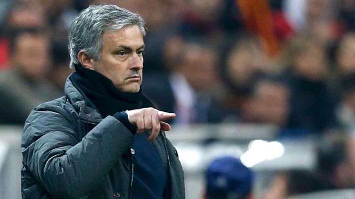 Telediario 1 - El futuro de Mourinho, en el aire