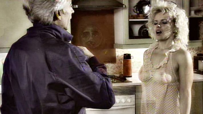 Cuéntame cómo pasó - Sueño erótico de Antonio con Pili