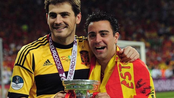 Telediario 1 - Xavi sale en defensa de Casillas