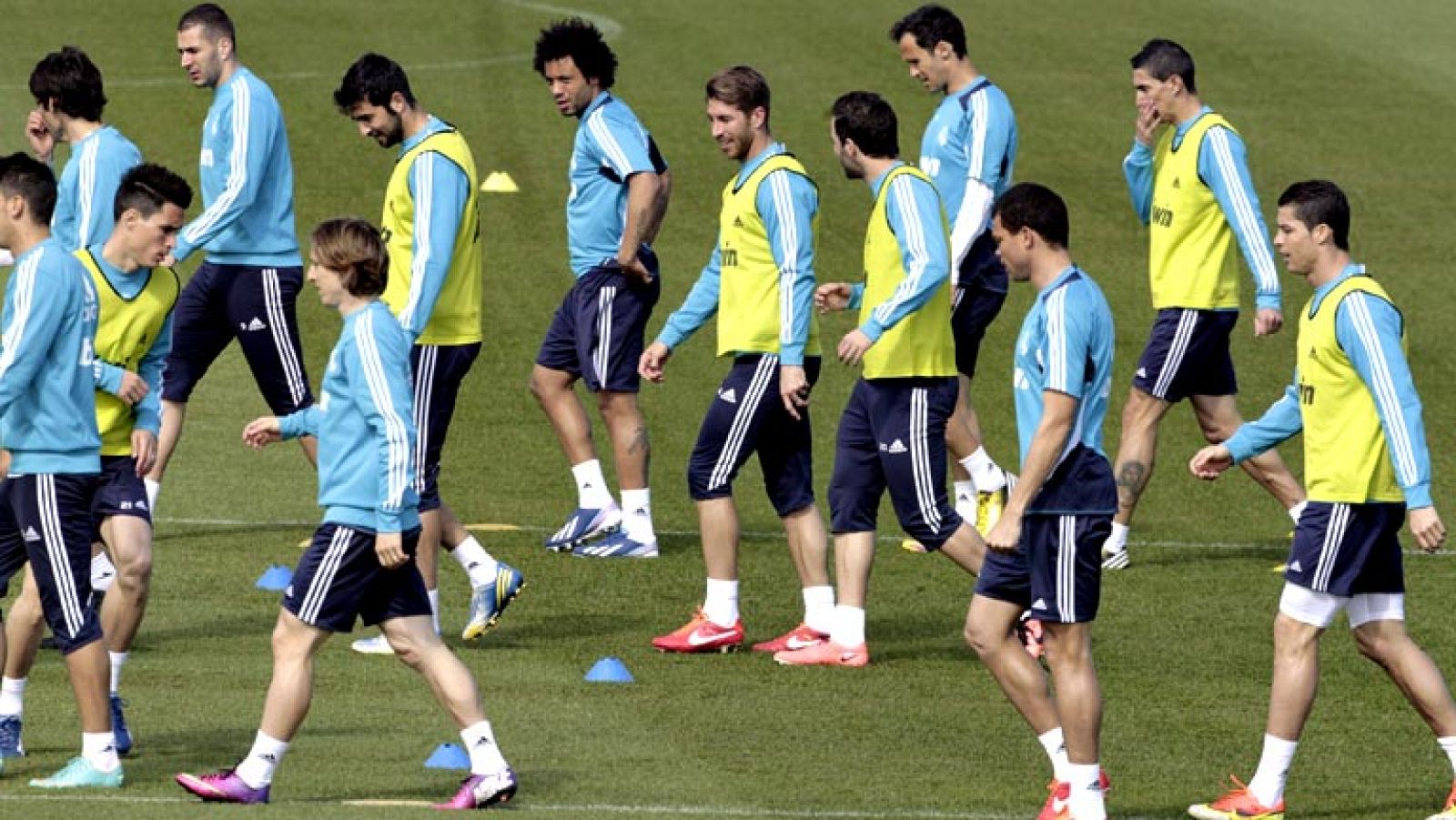 El Real Madrid no quiere distracciones de ningún tipo que conviertan la visita del Real Betis en una de las sorpresas de la jornada. En una semana en la que han estado más pendientes del futuro de su entrenador, José Mourinho, y de la semifinal de la