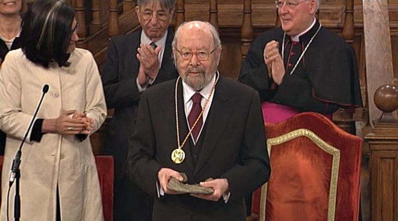 Caballero Bonald: "El premio Cervantes me ha deparado la mayor satisfacción recibida en mi ya dilatado trayecto humano y literario". - Informativo 24h | Ver