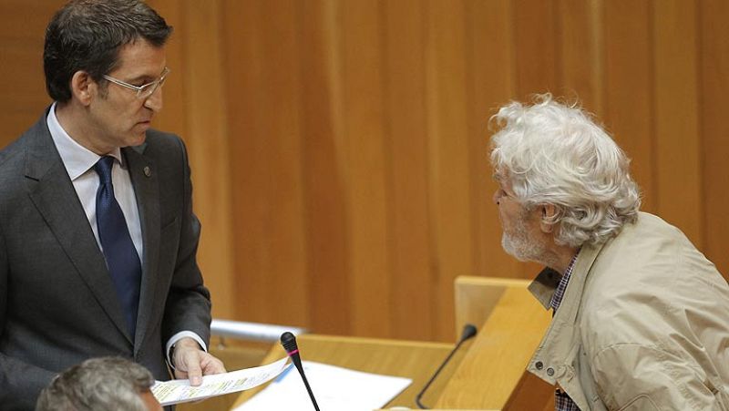 Beiras golpea el escaño de Feijóo en un tenso debate