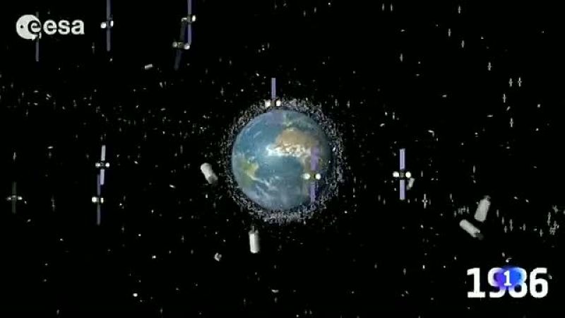 La acumulación de basura espacial orbitando en torno a la tierra es un serio problema | Ver