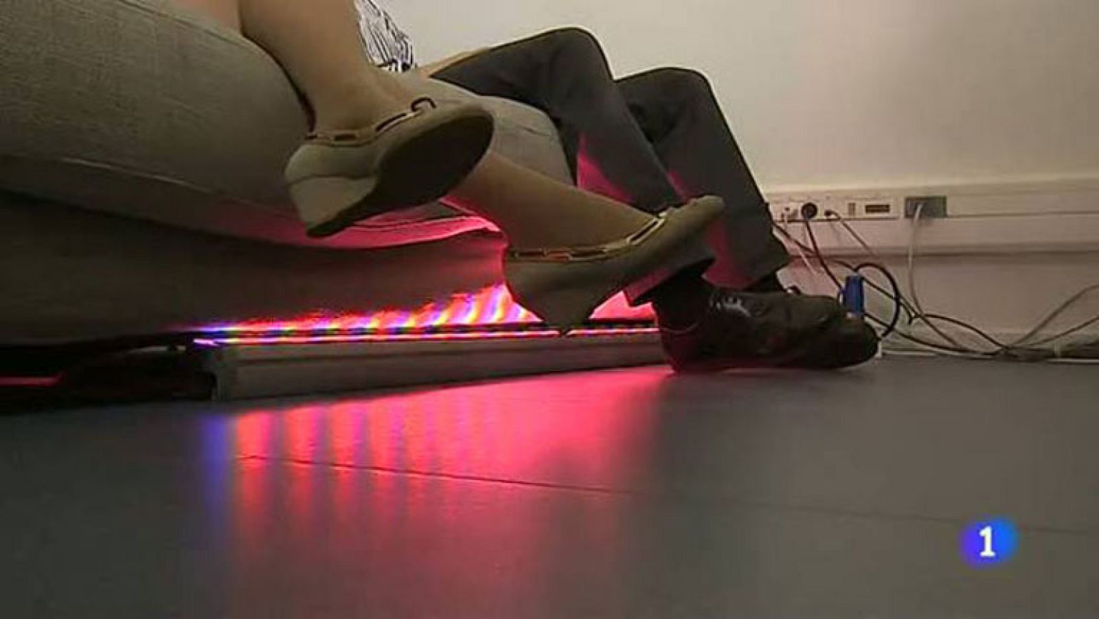 Oler el césped a través de la pantalla, la televisión del futuro | Ver