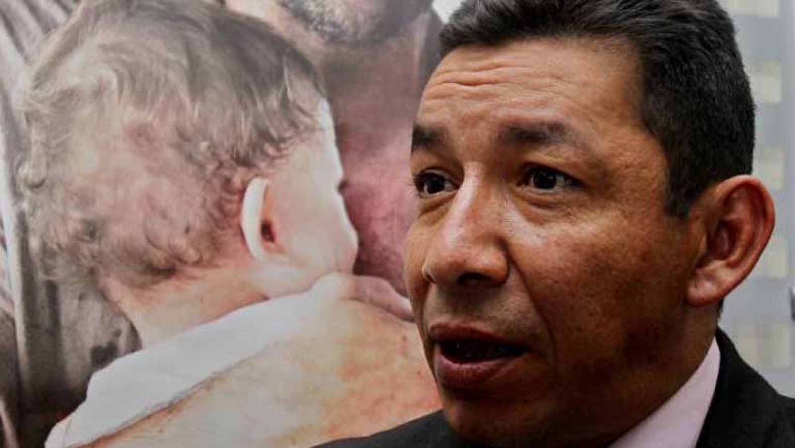 Condenado a 33 años de prisión al campesino que cuidó al hijo de Clara Rojas | Ver