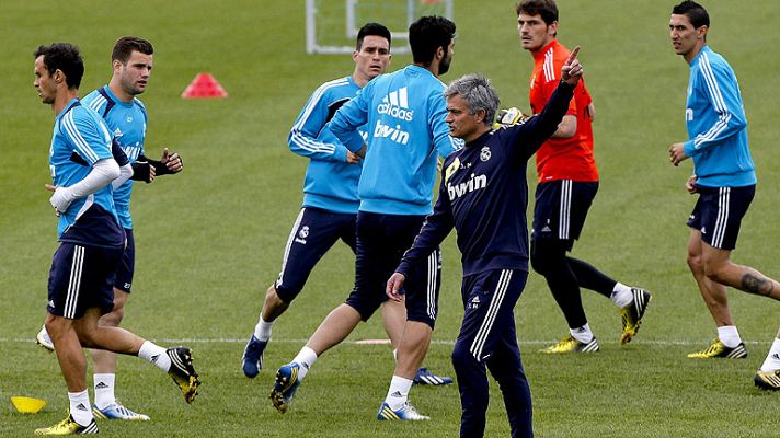 Telediario 1 - Derbi con la segunda plaza en juego