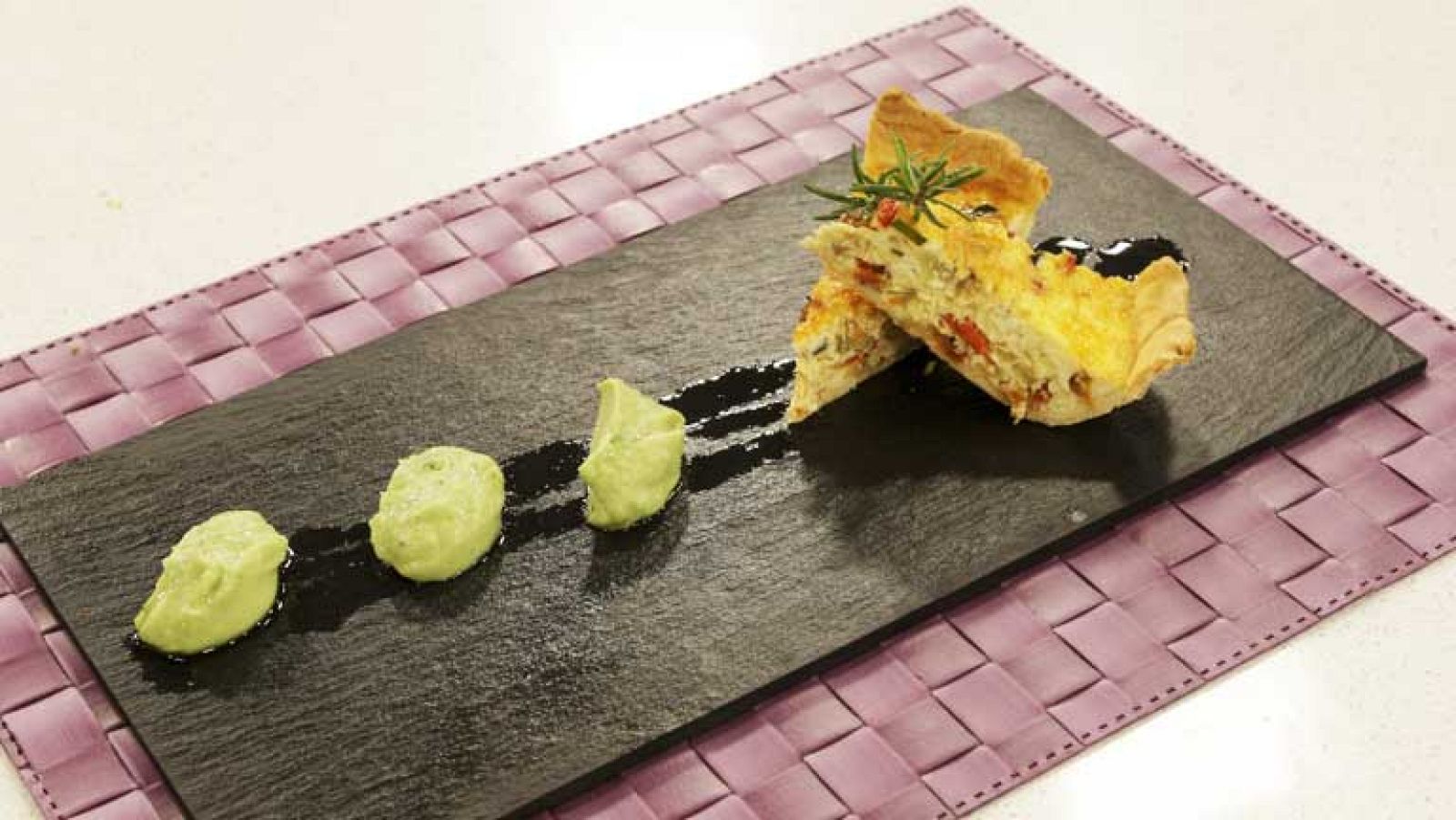 Saber cocinar - Tarta salada con guacamole