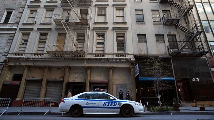 Telediario 1 - Hallan un trozo de avión del 11S