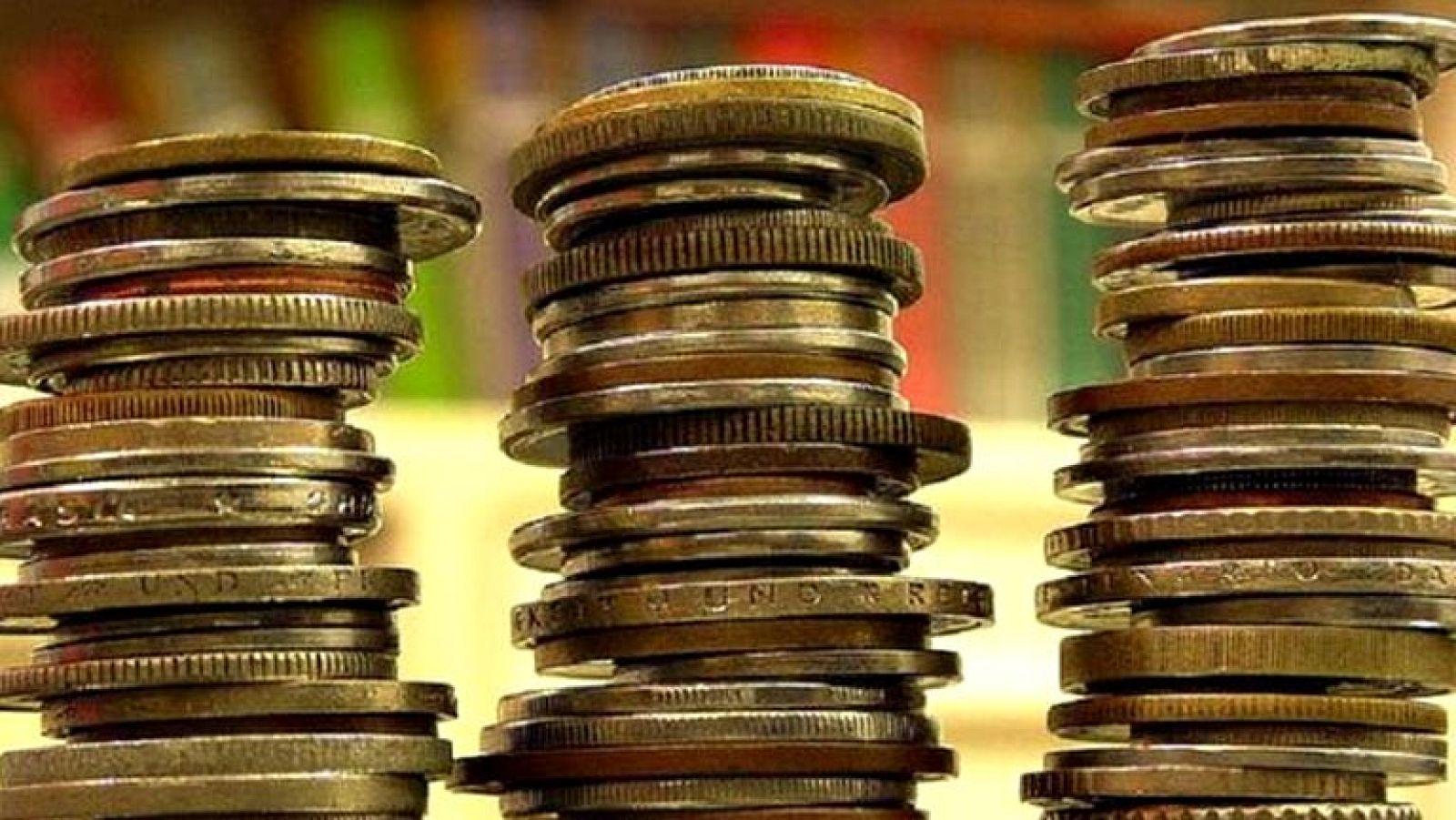 La economía cayó un 0,5% en el primer trimestre y acumula una bajada del 2% en 12 meses