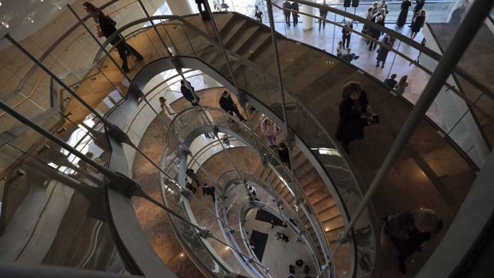 Plácido Domingo inagura el nuevo teatro de San Petersburgo