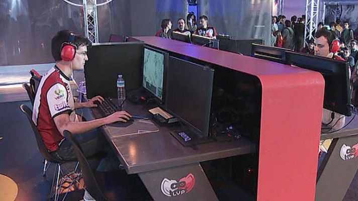 Telediario 1 - Barcelona acoge la Liga de Videojuegos Profesional