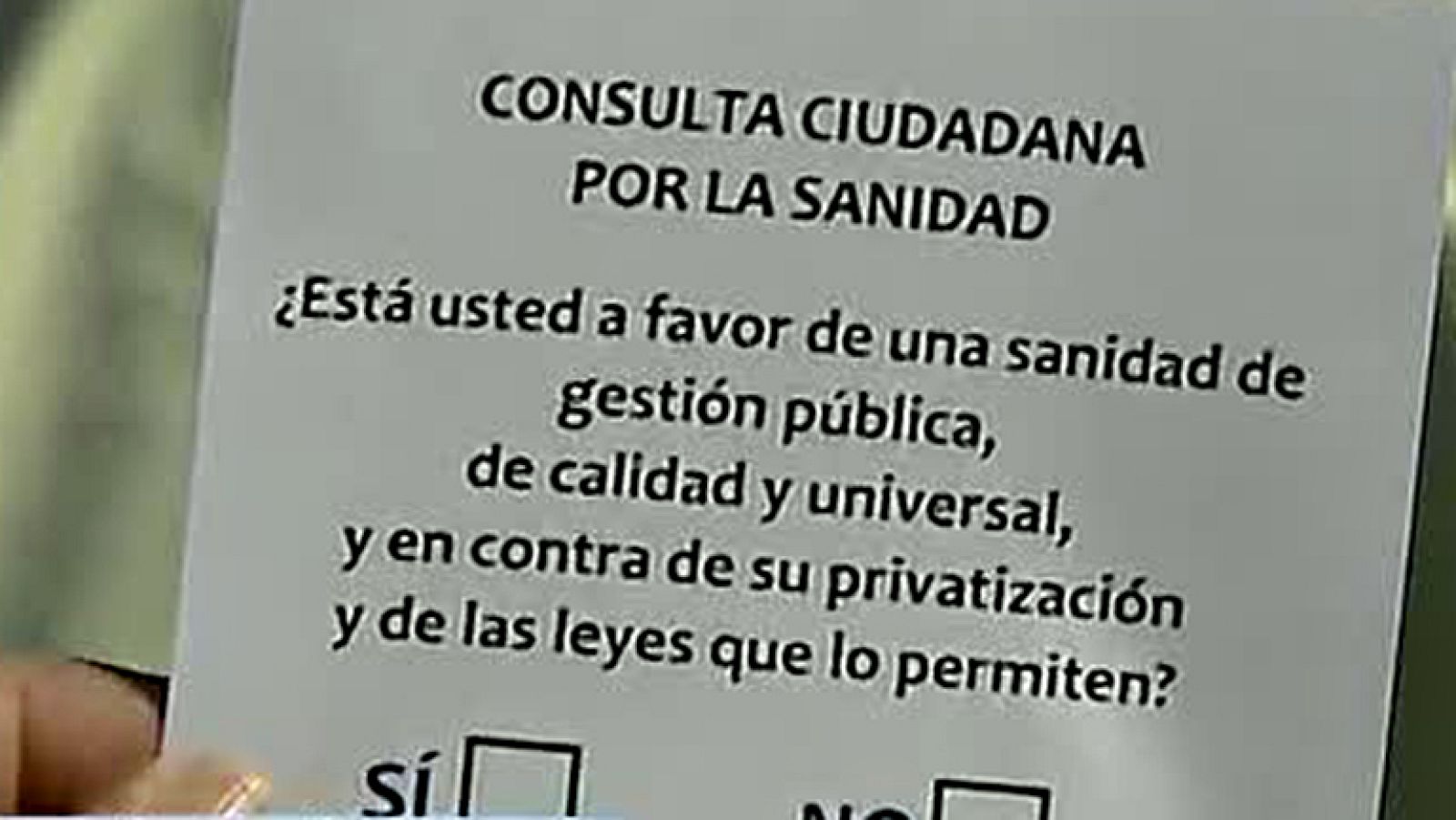 Profesionales preguntan a los madrileños sobre la privatización sanitaria | Ver