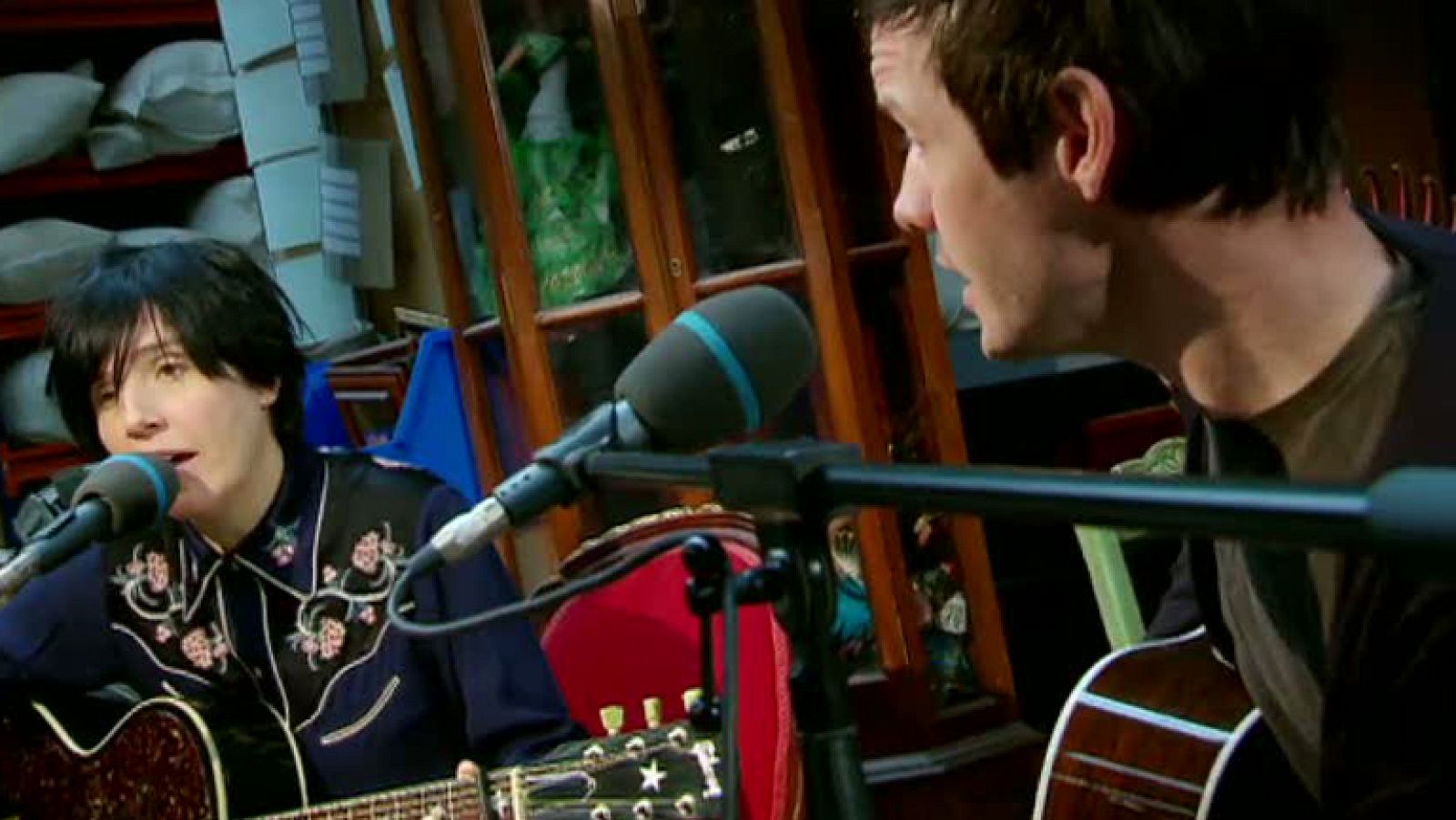 Texas canta "Dry Your Eyes" en exclusiva para ¡Atención obras! | Ver