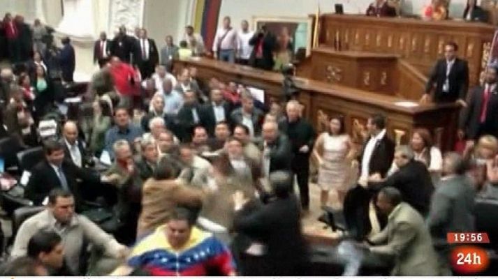 Parlamento - Pelea en Venezuela