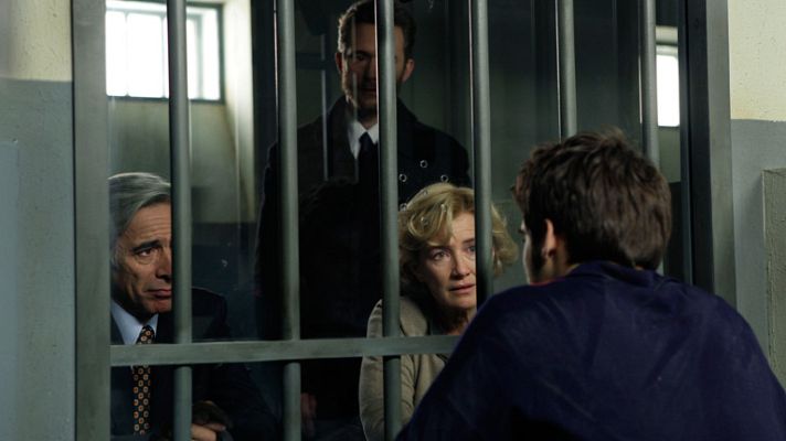 Cuéntame cómo pasó - Visita a Carlos en la cárcel