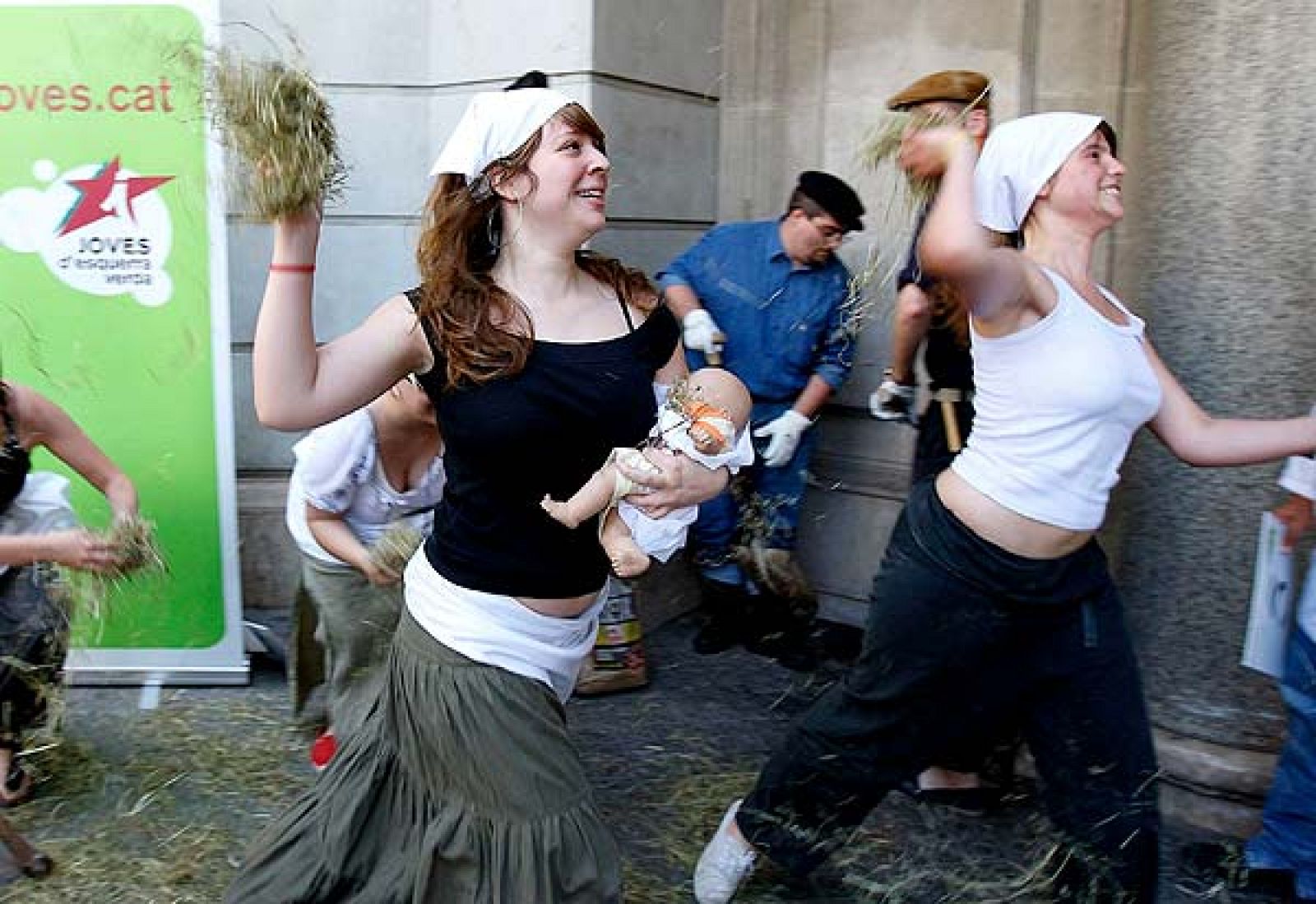 Protesta contra la jornada de 65 horas en Barcelona | Ver