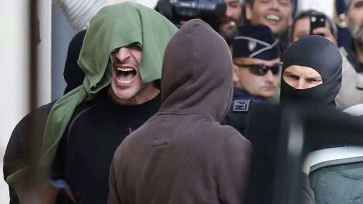 Telediario 1 - La detención de seis presuntos etarras desmantela el "núcleo" logístico en Francia