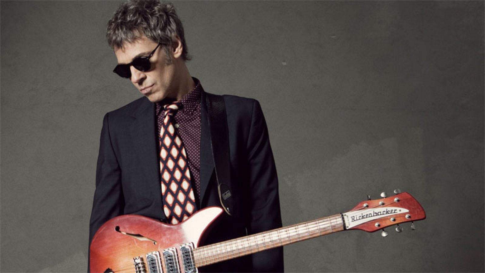 Ariel Rot canta "La huesuda" en el Mercado de San Antón | Ver