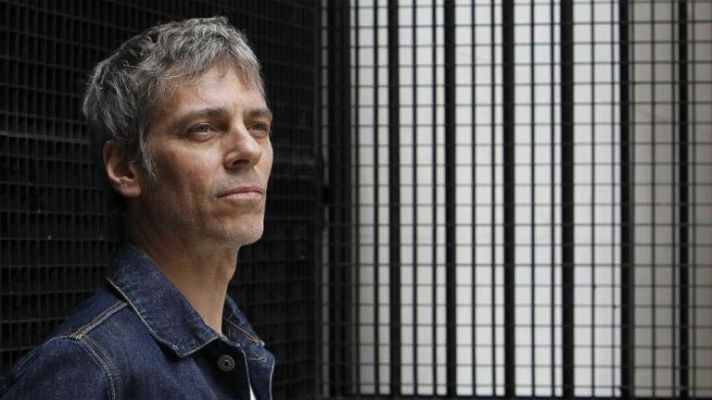 Atención obras - Ariel Rot canta en el mercado