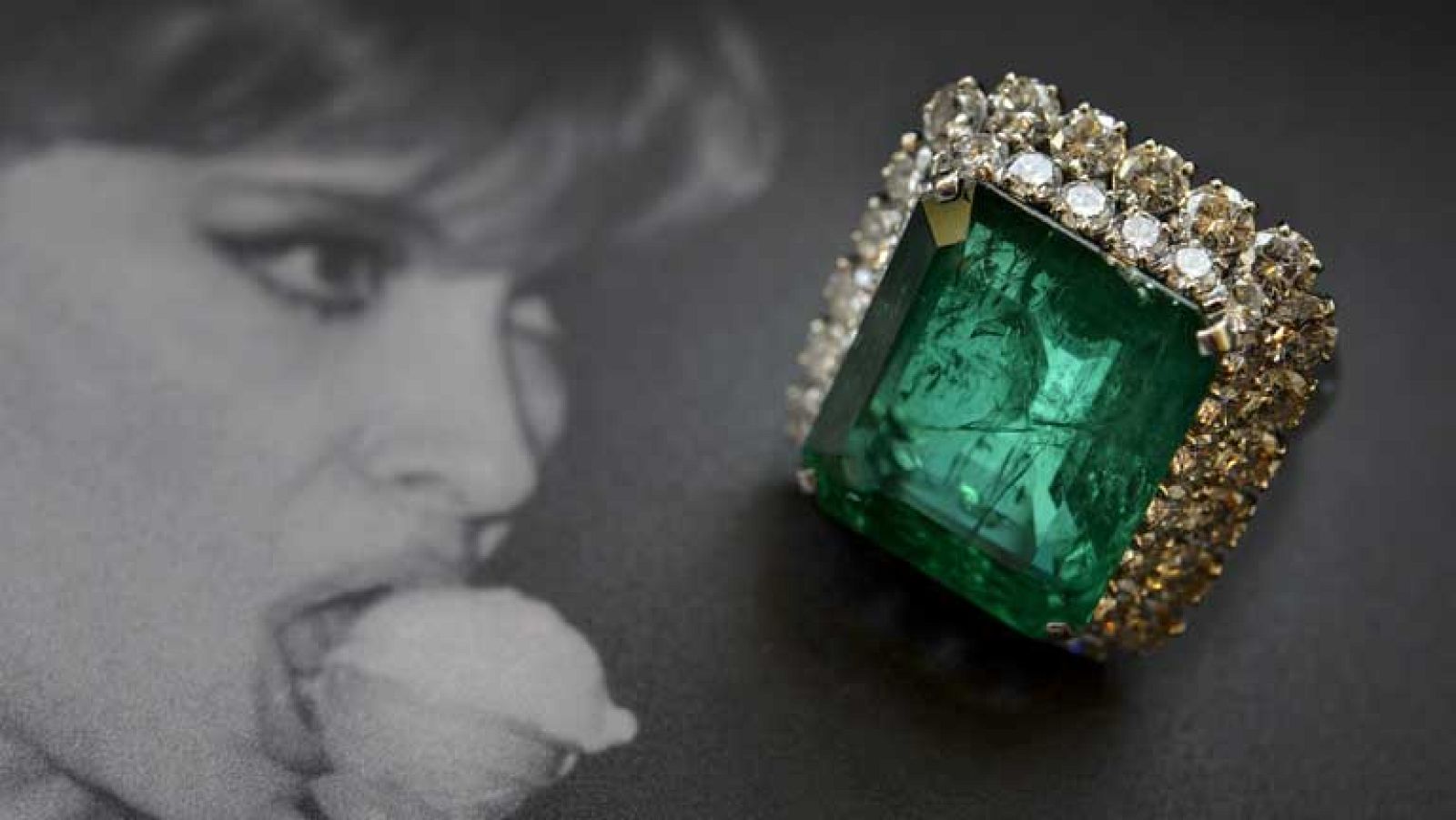 Gina Lollobrigida reúne una importante colección de joyas a lo largo de su vida