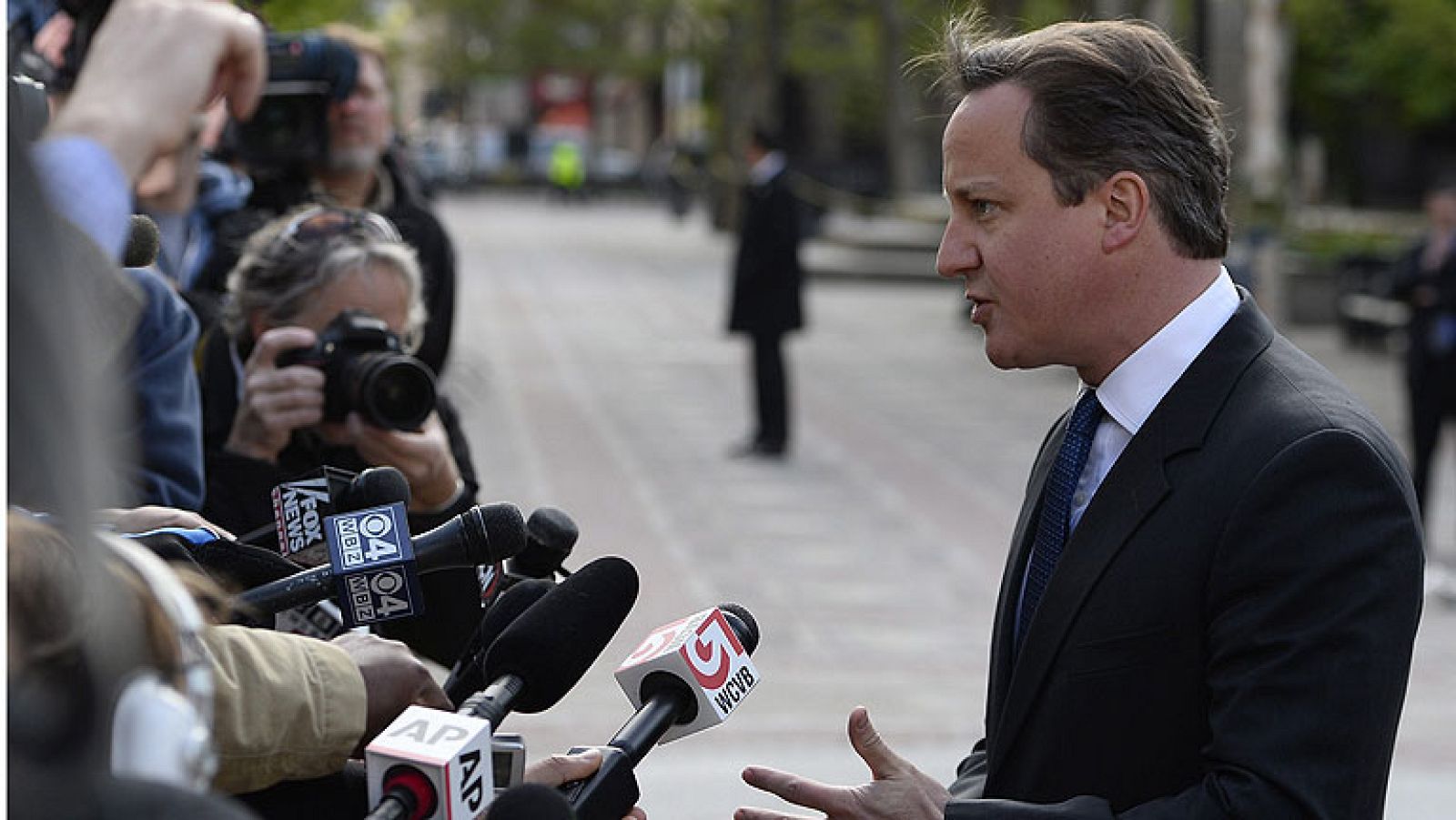 El referéndum británico preguntará si el Reino Unido "debe seguir" en la UE | Ver