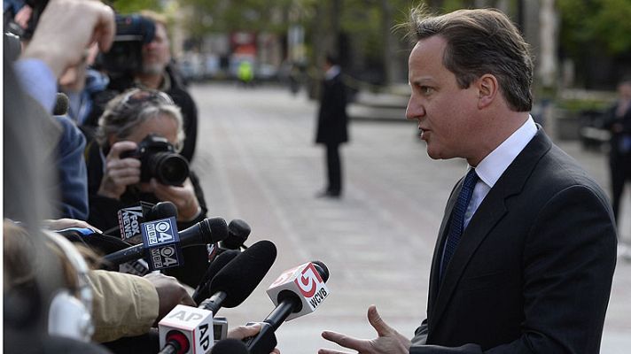 Telediario 1 - El referéndum británico preguntará si el Reino Unido "debe seguir" en la UE