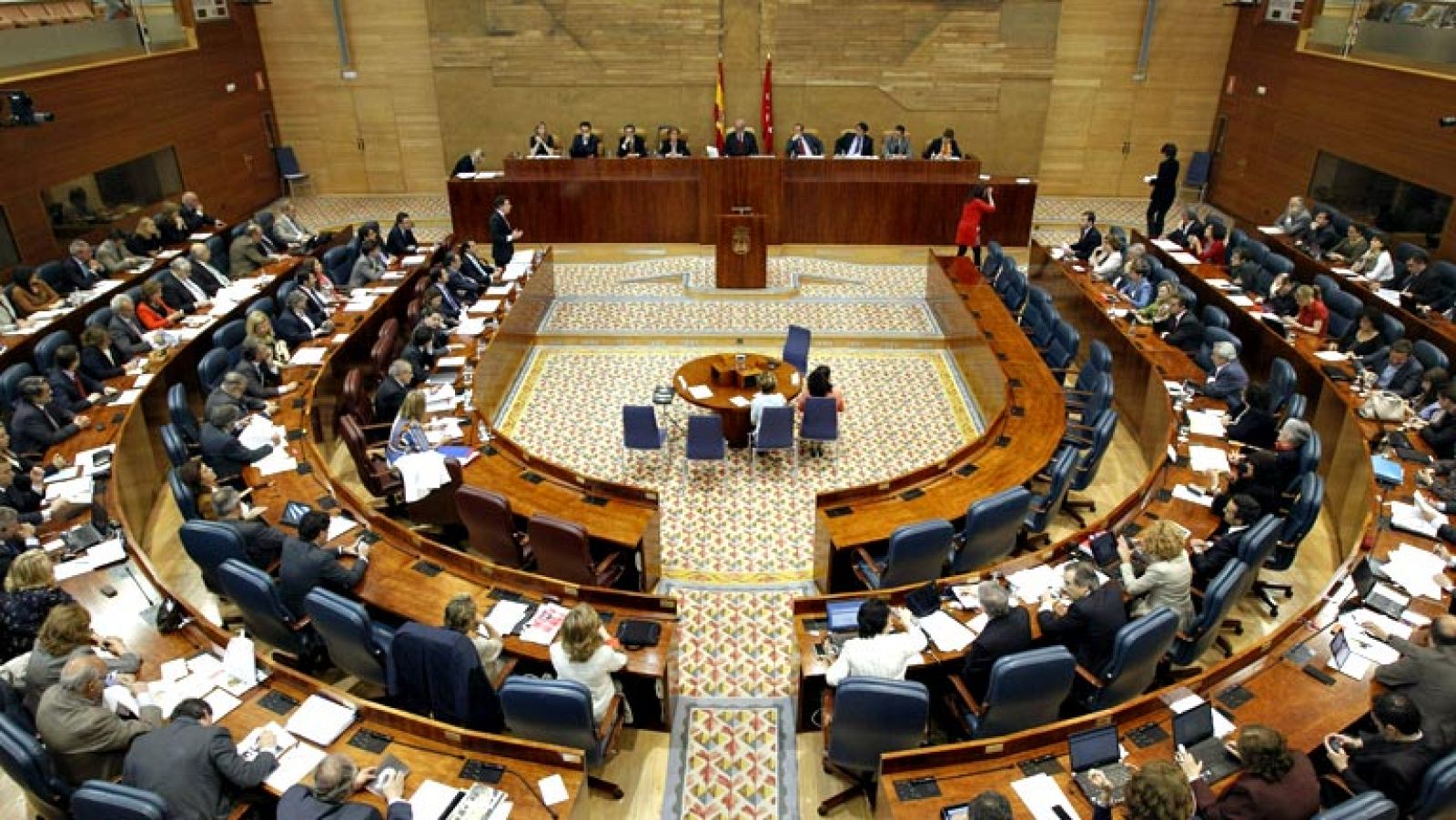 Expulsan a cinco diputados del PSM por llamar "corrupto" a Ignacio González | Ver