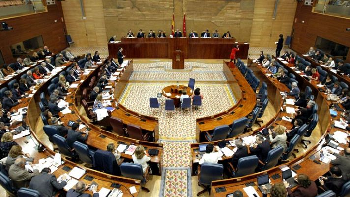 Telediario 1 - Expulsan a cinco diputados del PSM