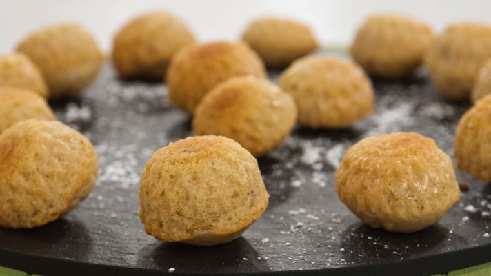 RTVE Cocina - Mini bizcochos de queso azul y nuec