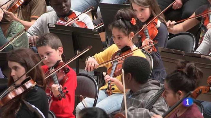 Telediario 1 - Integración por la música