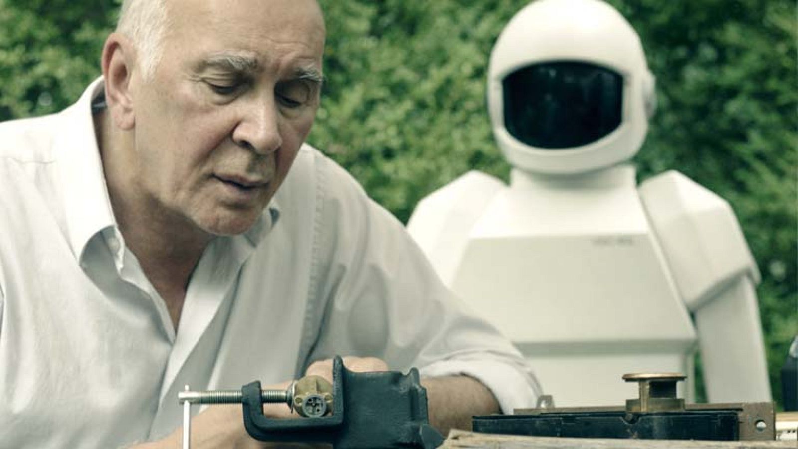 Frank Langella, en 'Un amigo para Frank': "Trabajar con el robot fue estupendo; ¡no se quejaba de nada!" | Ver