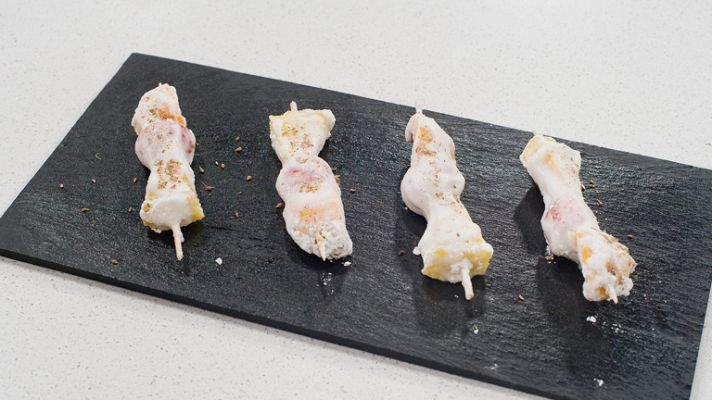 RTVE Cocina - Brochetas de frutas rebozadas