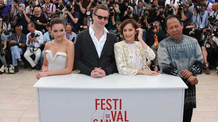 Telediario 1 - El destape en Cannes