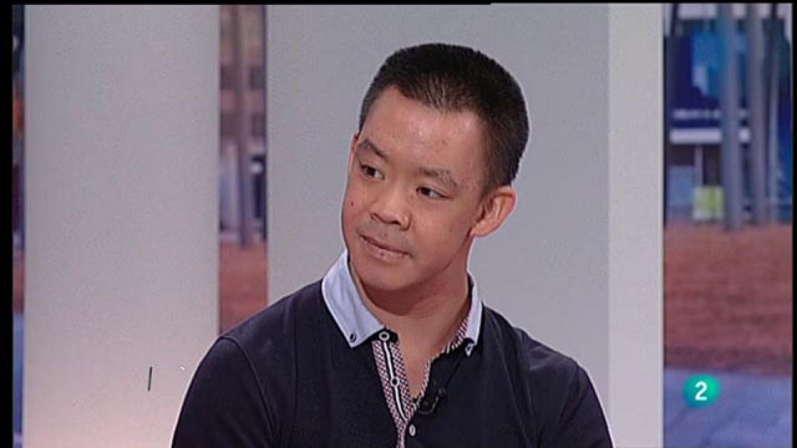 Para Todos La 2 -  Con una sonrisa: John Lomas