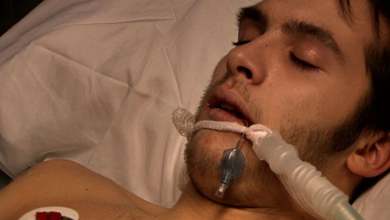 Carlos ha estado al borde de la muerte, pero al final la pesadilla de la familia Alcántara ha tenido un final feliz. No te pierdas la última escena de la temporada 14.