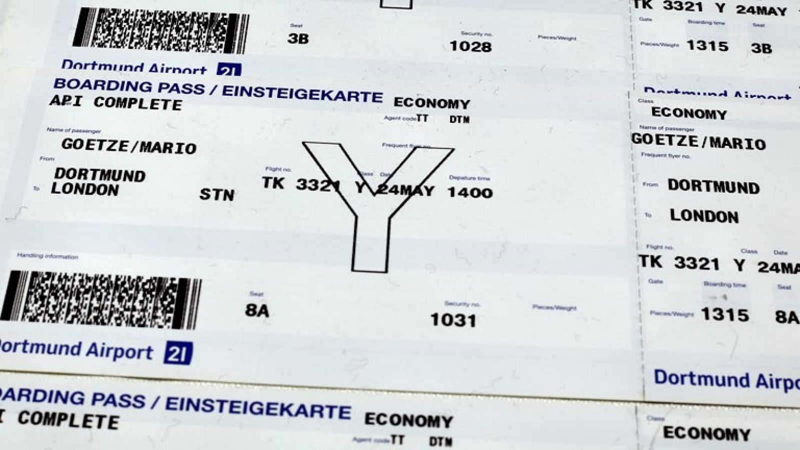 Contra los precios de la reventa, poco se puede hacer. Este aficionado se queja de que una entrada sacada a 60 Euros y ahora a unos 2000 euros en la reventa es imposible.