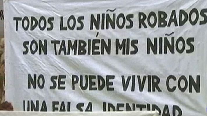 Telediario 1 - Exhumación de bebé robado