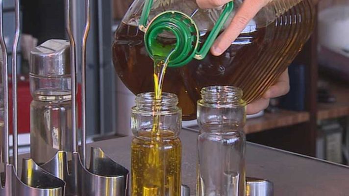 Telediario 1 - Siguen las aceiteras rellenables