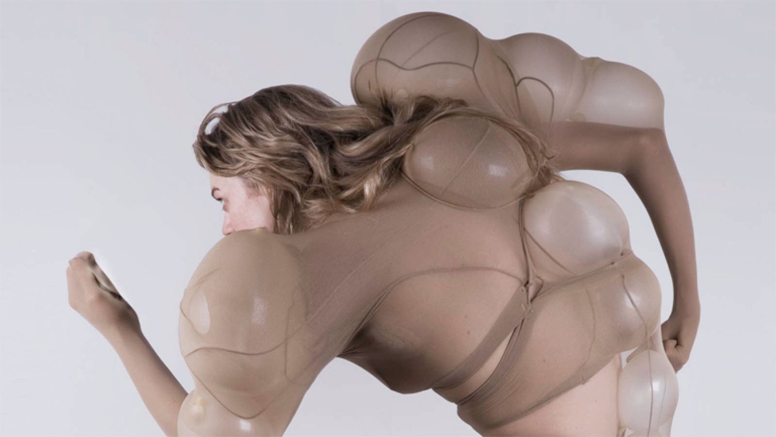 Cuerpo y Tecnología, por Lucy McRae - Ver ahora