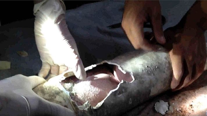 Informativo 24h - Rescatan un bebé recién nacido dentro de una tubería en China