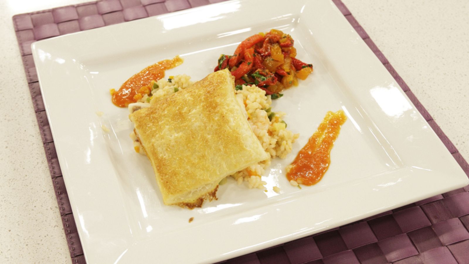 Saber Cocinar - Arroz con rape al limón con ensalada de pimientos